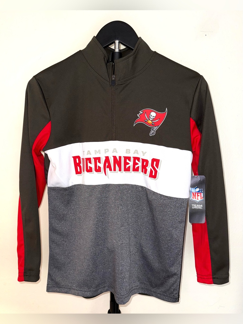 Tampa Bay Buccaneers NFL 1/4 Zip Long Sleeve Shirt, kids size 14/16, NWT